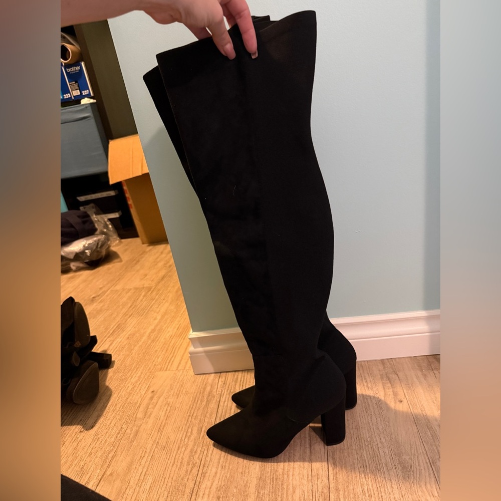 Steve Madden Black Size 10 suede/elastic fabric.